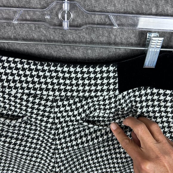 Five Plus Shorts Womens Large, Runs Smaller, Black White Houndstooth Lined - Picture 12 of 15